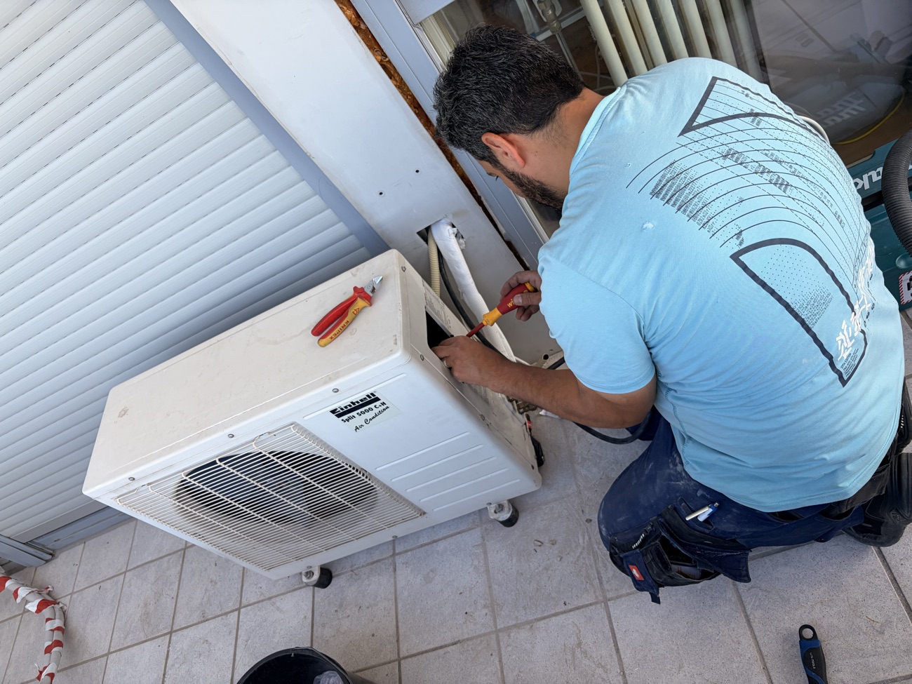 Elektrischer Anschluss — Außengerät fachgerecht verdrahtet